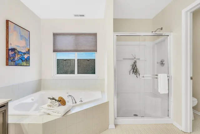 $489,000 | 77 Bridle Path Drive, Lindenhurst, IL 60046