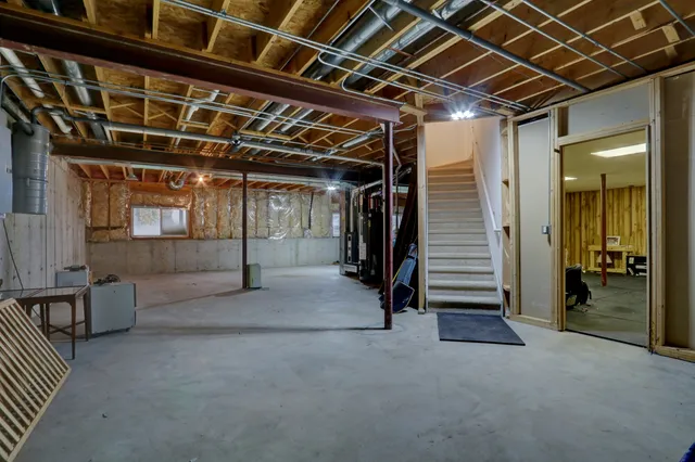 $489,000 | 77 Bridle Path Drive, Lindenhurst, IL 60046