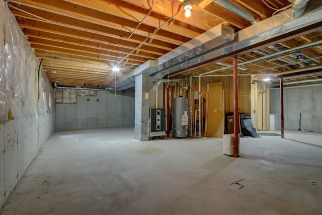 $489,000 | 77 Bridle Path Drive, Lindenhurst, IL 60046