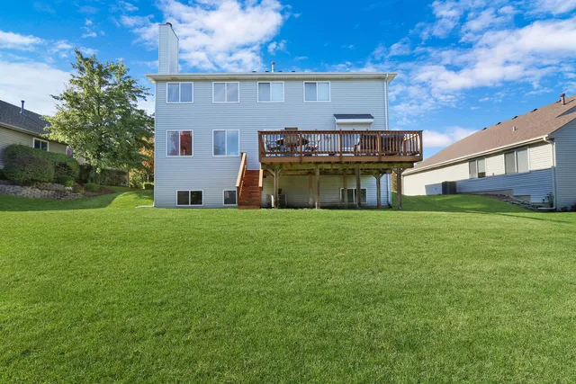 $489,000 | 77 Bridle Path Drive, Lindenhurst, IL 60046