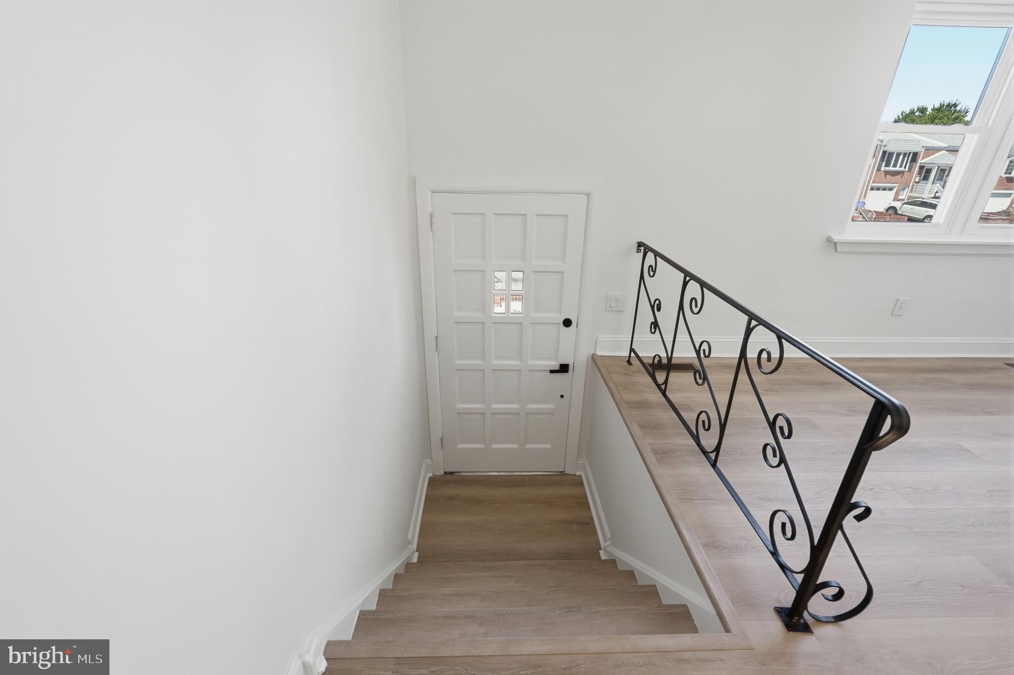 3530 Oakhill Road Philadelphia, PA 19154 - Photo 2 of 59 Foyer