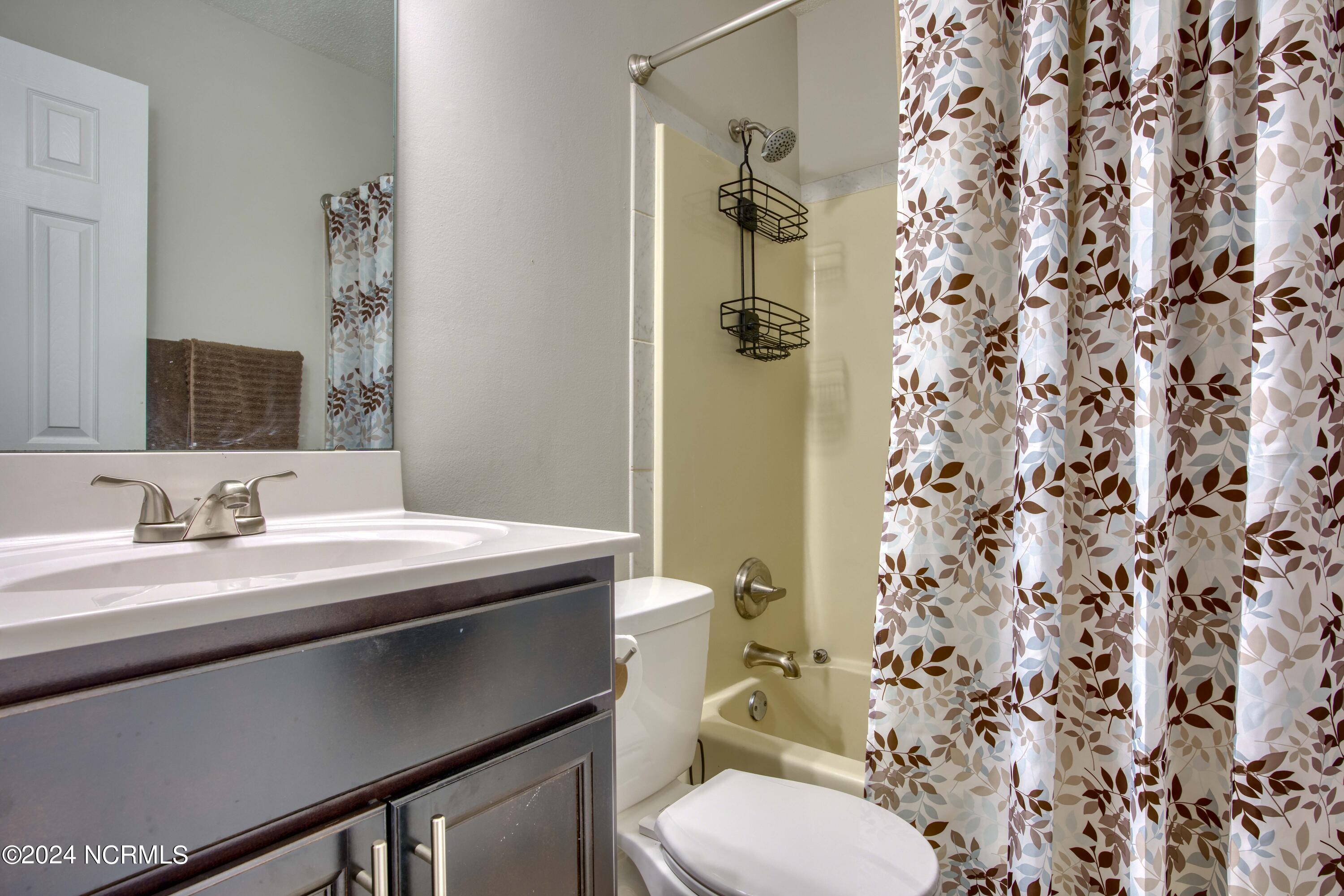 600 Calabash Drive Hubert, NC 28539 - Photo 11 of 12 600 Calabash - Interiors - Edited