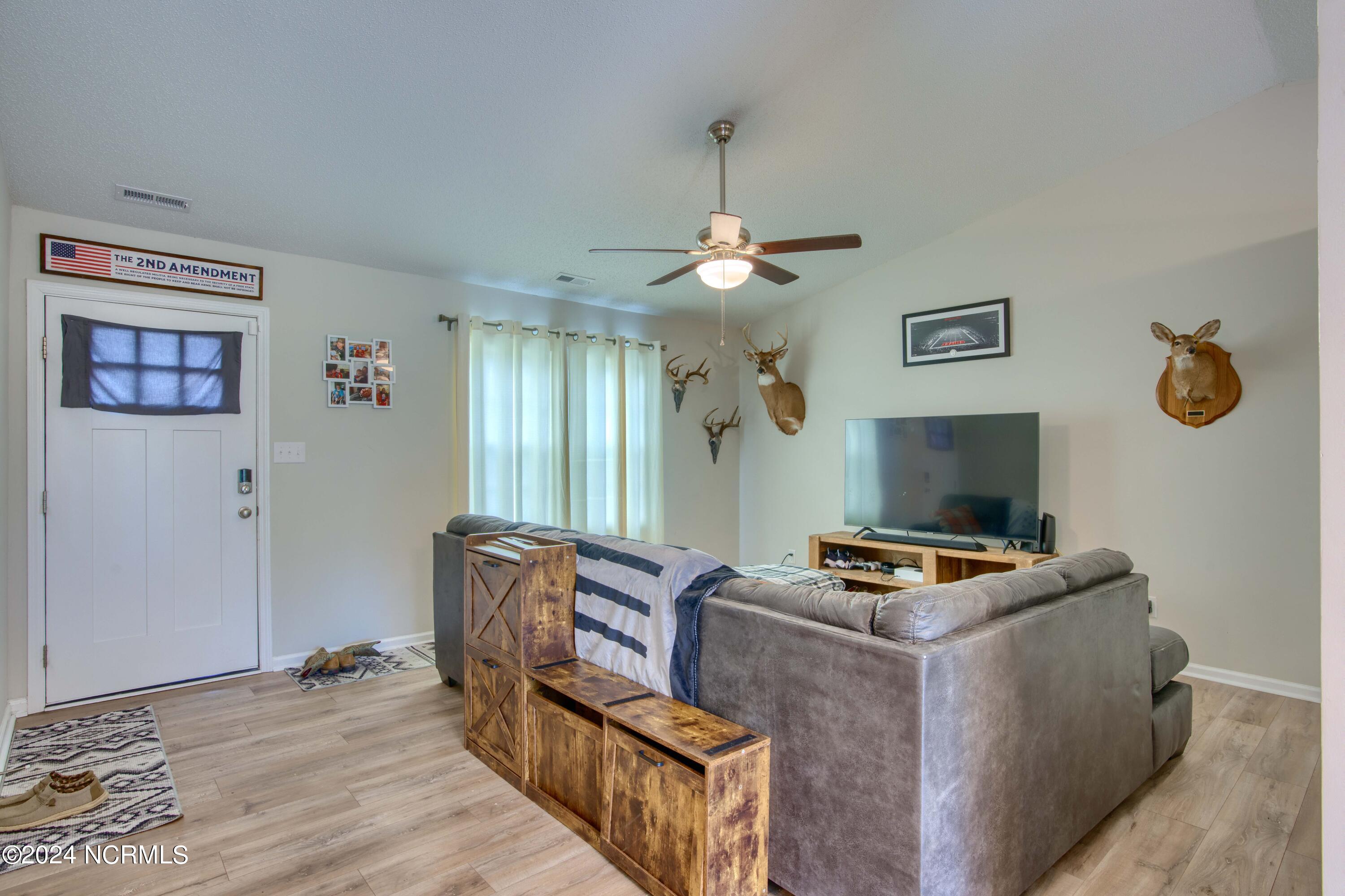 600 Calabash Drive Hubert, NC 28539 - Photo 2 of 12 600 Calabash - Interiors - Edited_12