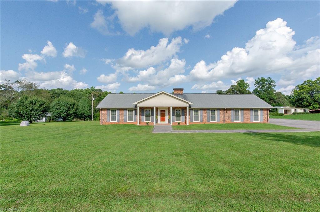424 Payne Road Lexington, NC 27295 - Photo 2 of 26 Gallery Image 2