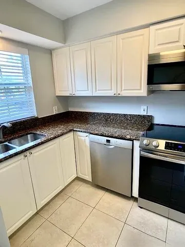 $2,650 | 413 North Cypress Drive, Unit 4, Tequesta, FL 33469