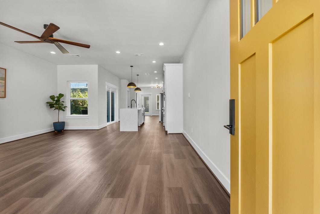 125 4th Street San Leon, TX 77539 - Photo 6 of 41