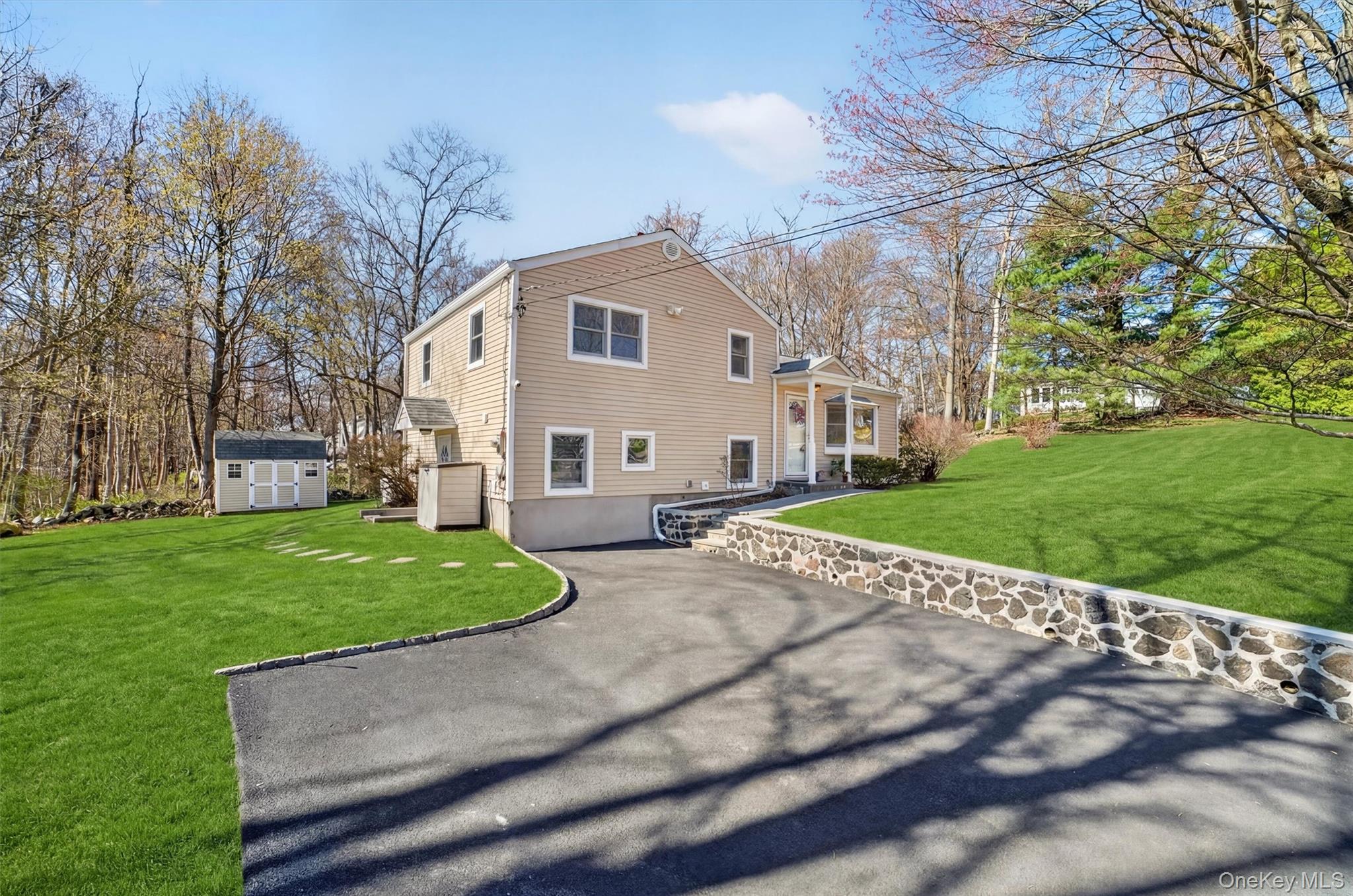 9 Ridge Road Cortlandt Manor, NY 10567 - Photo 4 of 47 More than ample driveway parking
