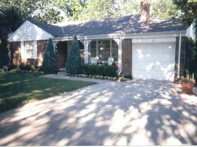 357 North Edgemoor Street Wichita, KS 67208 - Photo 1 of 1