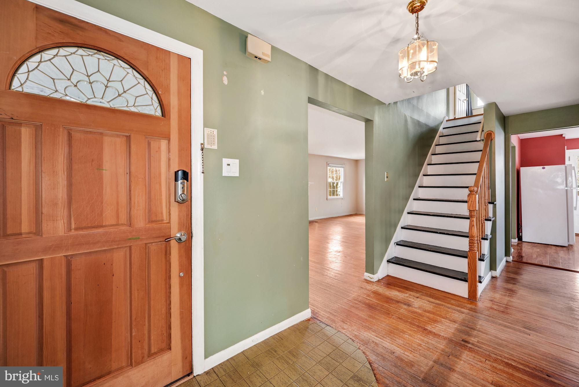 517 Covered Bridge Road Cherry Hill, NJ 08034 - Photo 4 of 29 Foyer
