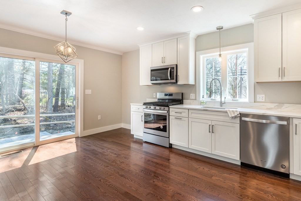 152 Turnpike Road, Unit 1 Chelmsford, MA 01824 - Photo 14 of 37