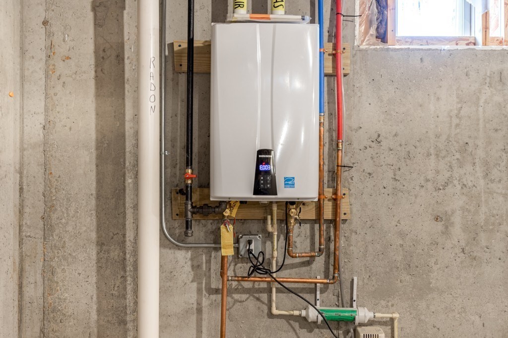 152 Turnpike Road, Unit 1 Chelmsford, MA 01824 - Photo 34 of 37