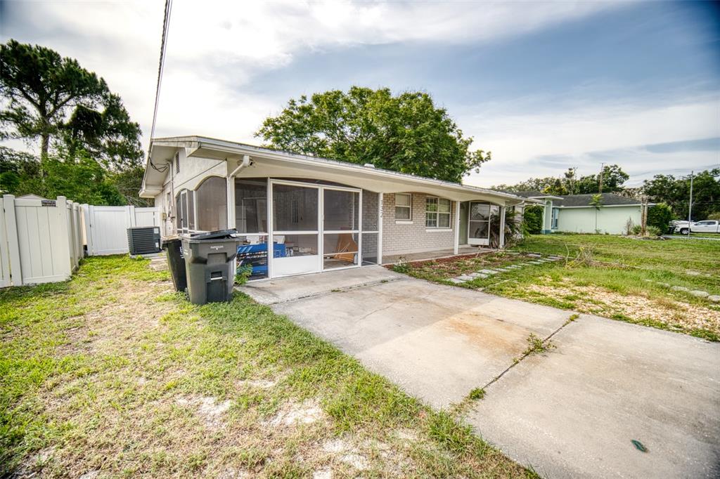 132 Longfellow Road Winter Haven, FL 33884 - Photo 1 of 21