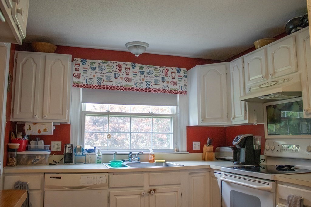 458 Colrain Road Greenfield, MA 01301 - Photo 6 of 22 Gallery Image 6