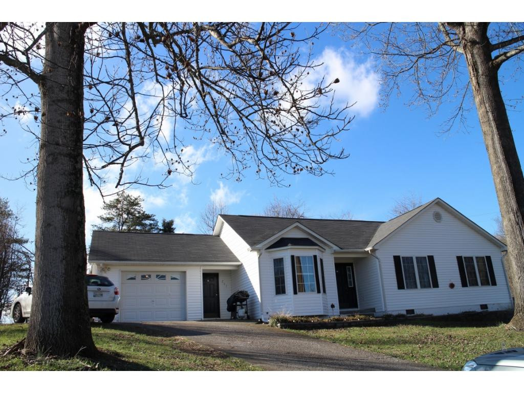287 Kendricks Hollow Road Bristol, TN 37620 - Photo 5 of 13 Photo 5