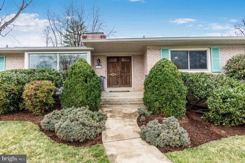$1,200,000 | 11500 Le Havre Drive, Potomac, MD 20854
