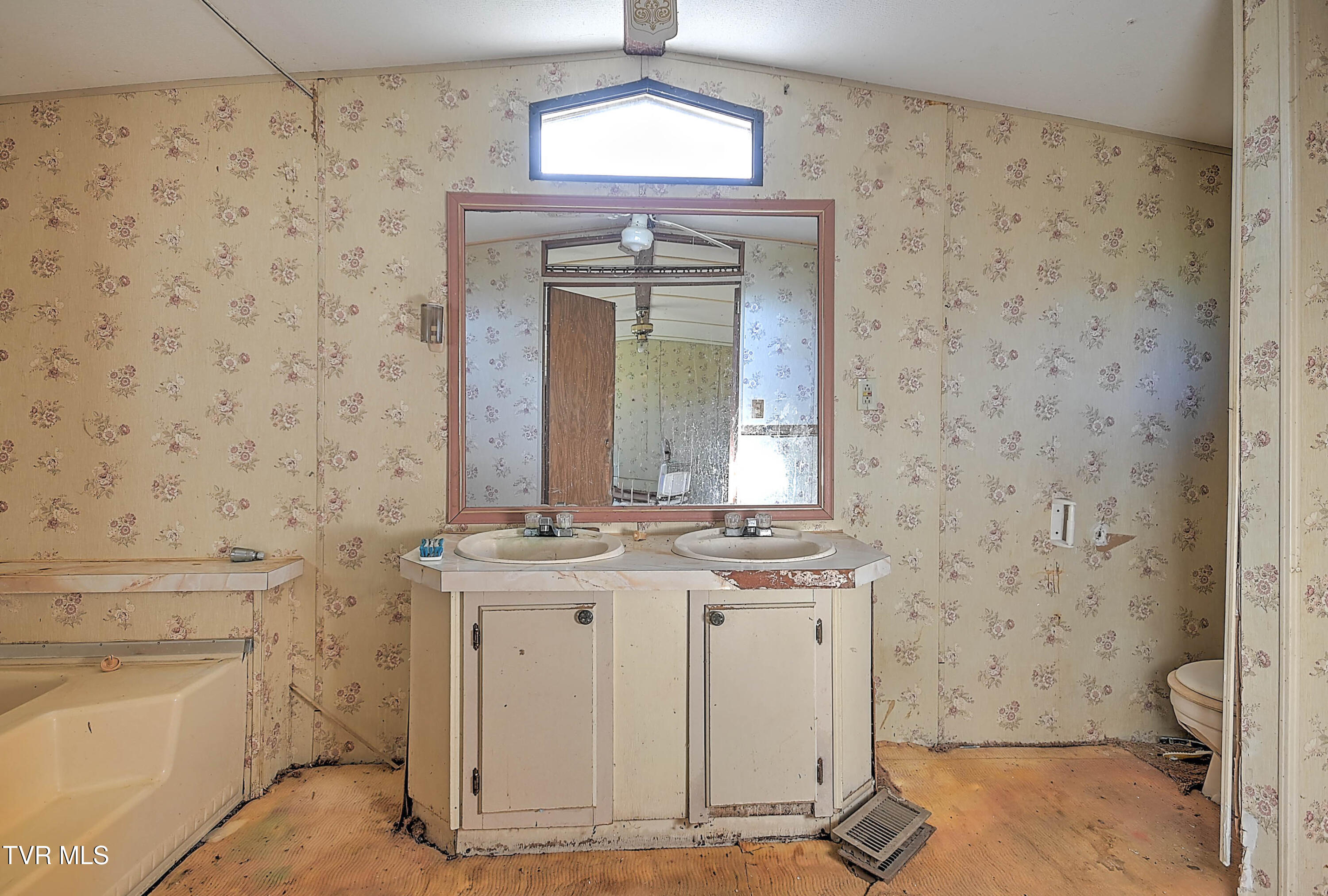 408 War Valley Road Church Hill, TN 37642 - Photo 13 of 17 War Valley #2-13