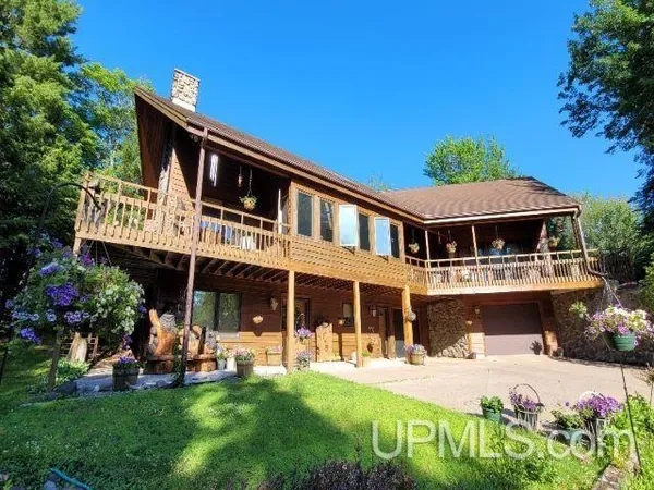 $1,700,000 | 40378 Superior Lane, Ontonagon, MI 49953