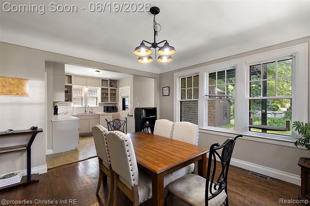 1251 Bishop Road Grosse Pointe, MI 48230 - Photo 17 of 50