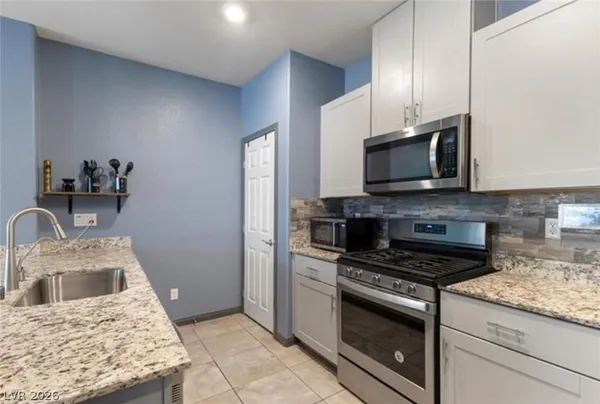 $2,200 | 4371 Fire Glow Avenue, North Las Vegas, NV 89084
