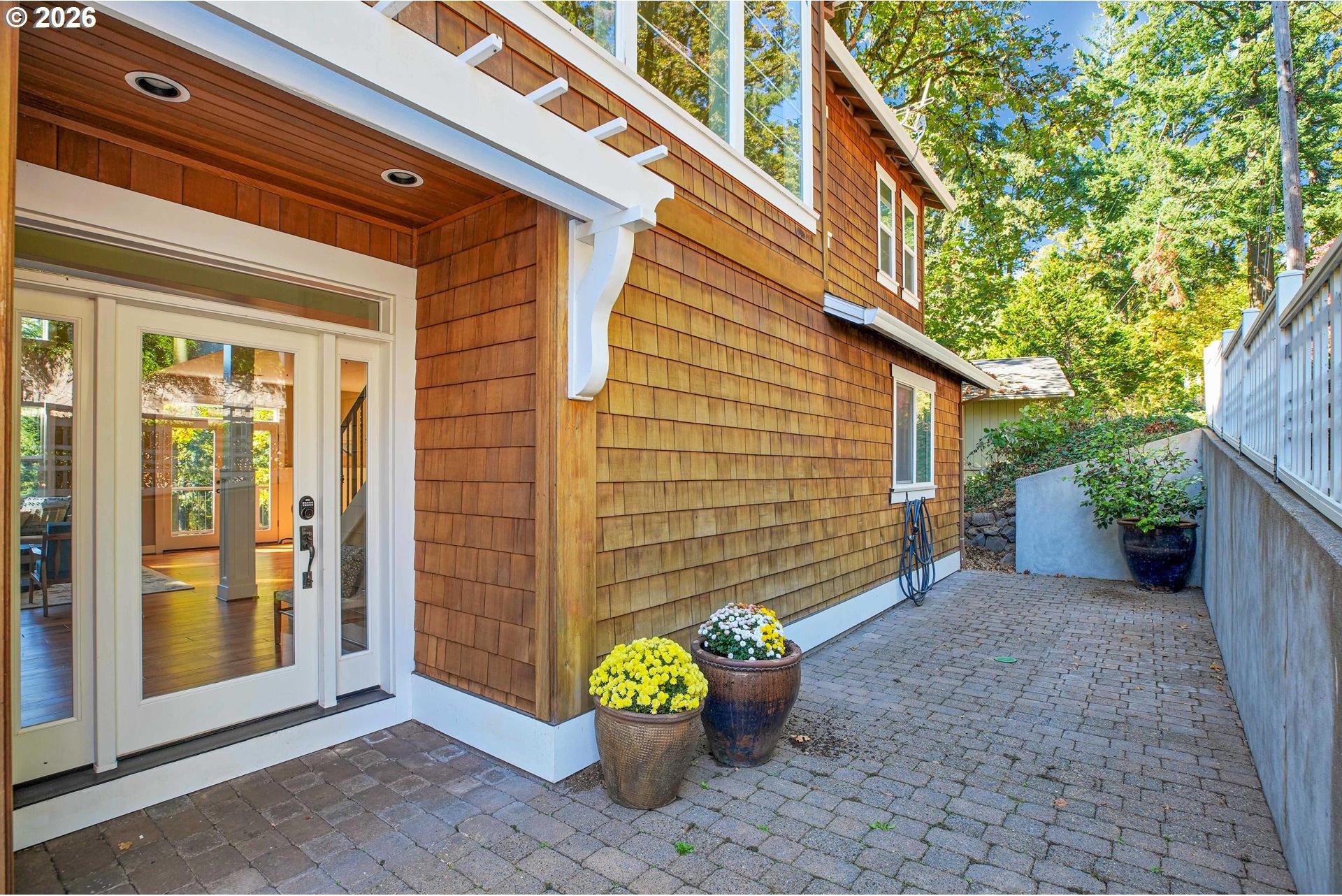 730 Southwest Menefee Lane Portland, OR 97239 - Photo 2 of 45 Gallery Image 2