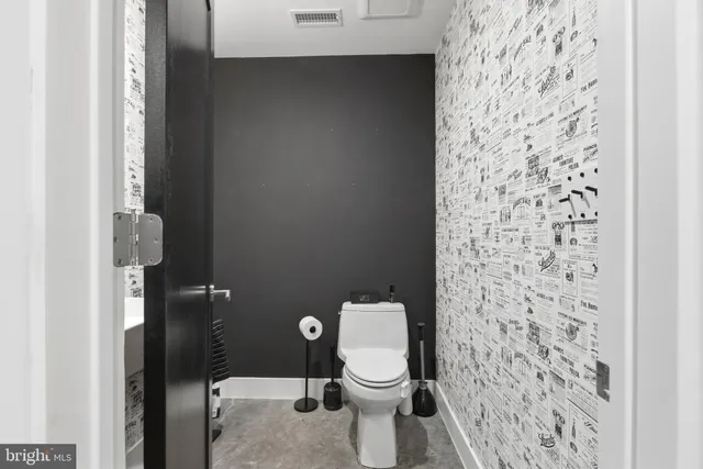 $680,000 | 2701 Hume Drive, Unit 400, Silver Spring, MD 20910