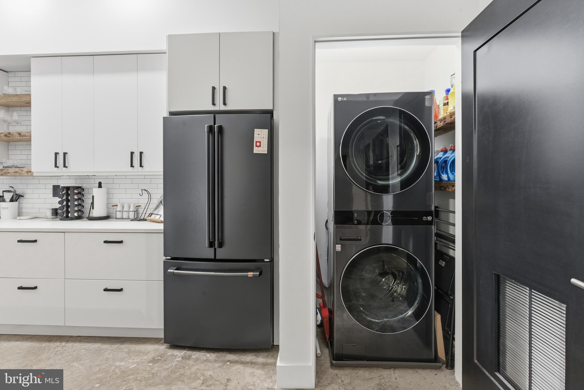 2701 Hume Drive, Unit 400 Silver Spring, MD 20910 - Photo 13 of 44 Washer Dryer