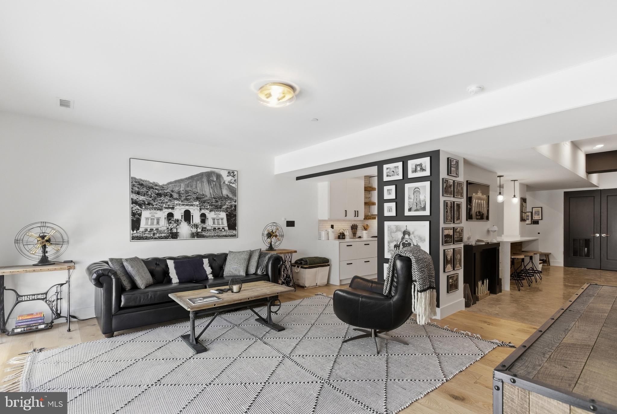 2701 Hume Drive, Unit 400 Silver Spring, MD 20910 - Photo 16 of 44 Living Room