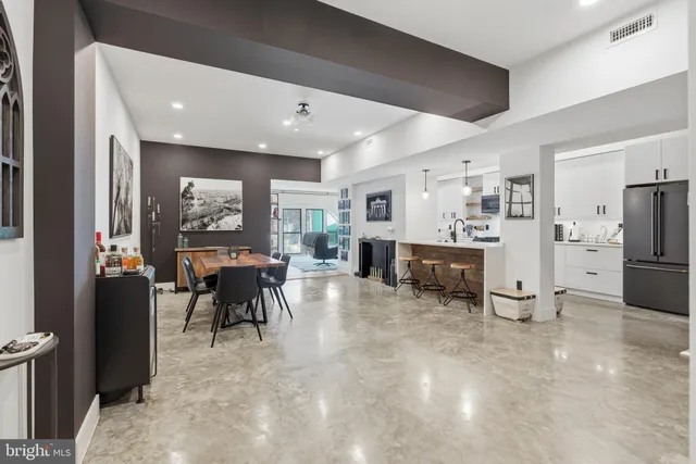 $680,000 | 2701 Hume Drive, Unit 400, Silver Spring, MD 20910