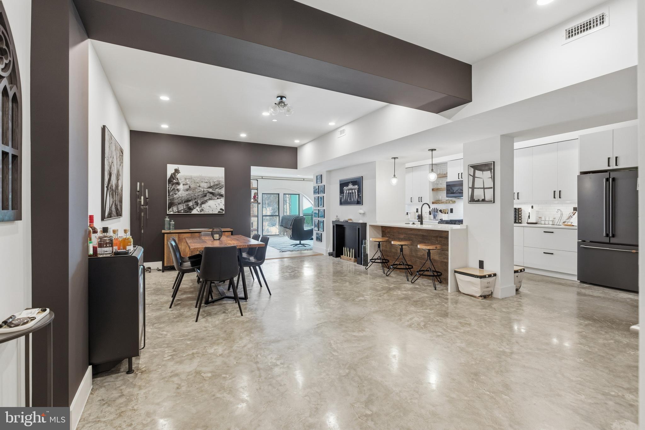 2701 Hume Drive, Unit 400 Silver Spring, MD 20910 - Photo 4 of 44 Dining Room