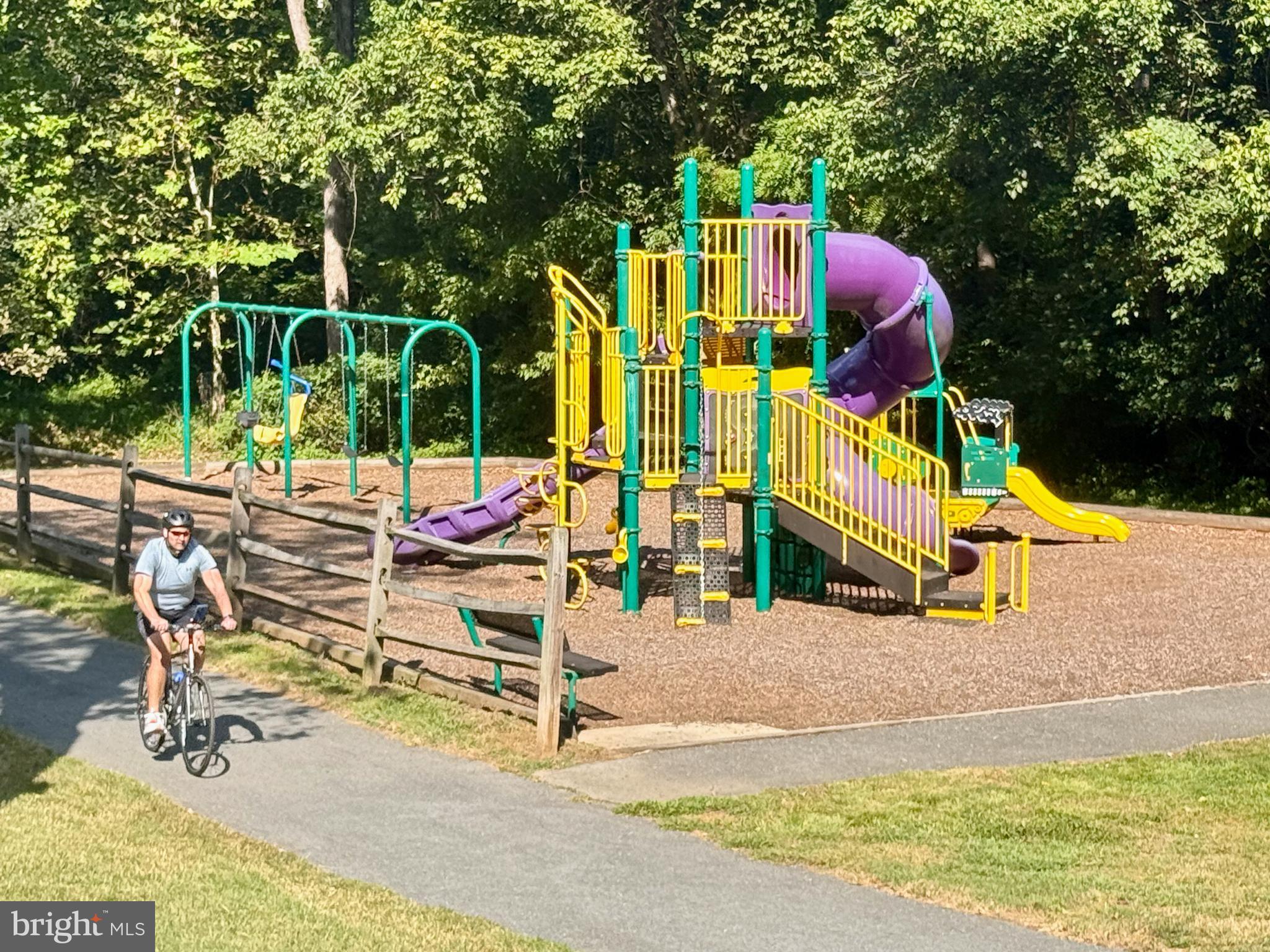 2701 Hume Drive, Unit 400 Silver Spring, MD 20910 - Photo 42 of 44