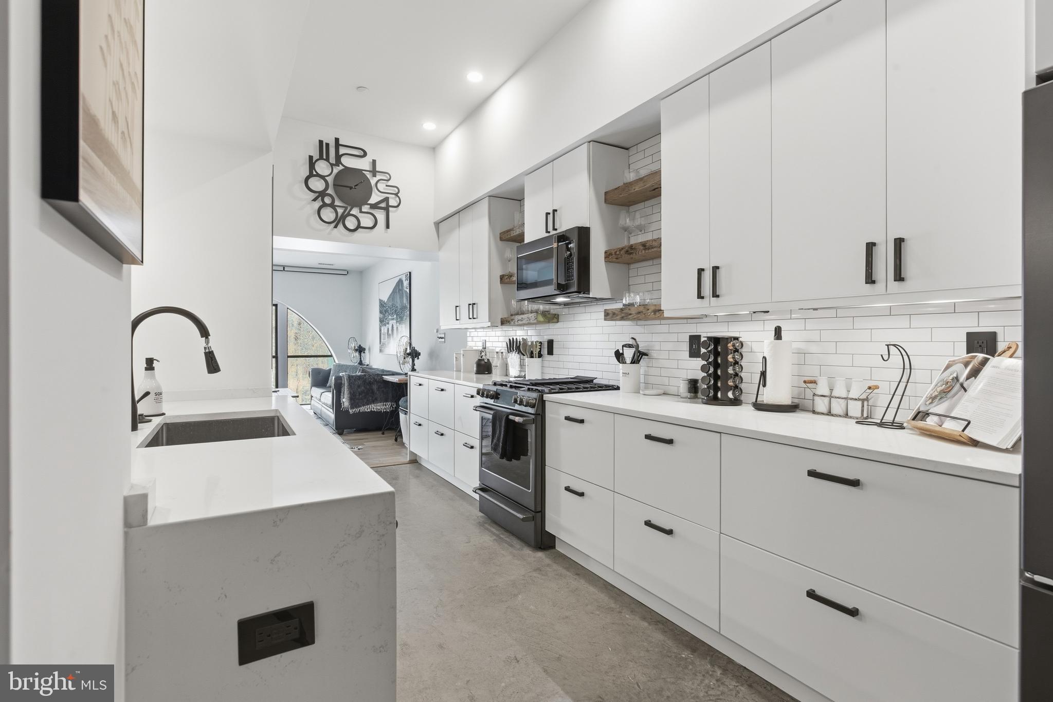 2701 Hume Drive, Unit 400 Silver Spring, MD 20910 - Photo 10 of 44 Kitchen