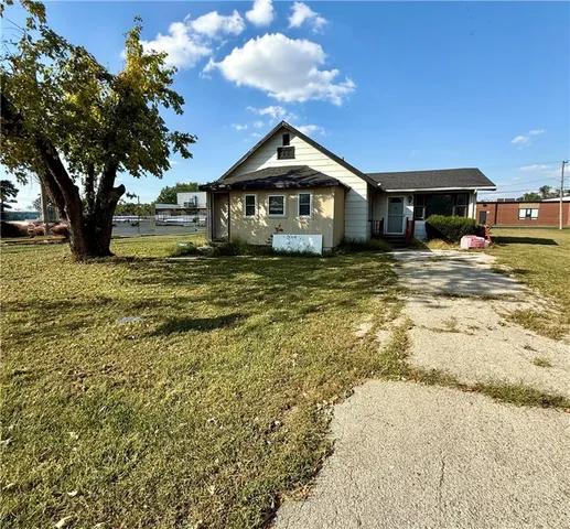 $89,000 | 1205 Vermont Street, Elwood, KS 66090