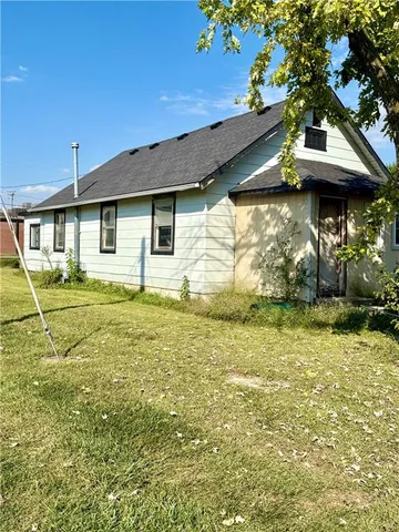 $89,000 | 1205 Vermont Street, Elwood, KS 66090