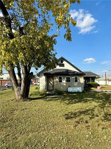 $89,000 | 1205 Vermont Street, Elwood, KS 66090