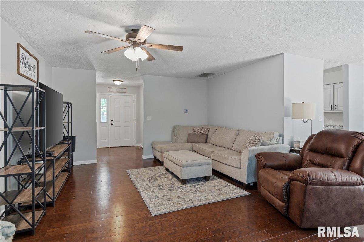 8101 Tack Lane Springfield, IL 62712 - Photo 4 of 30