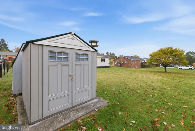 $332,000 | 21 Greenfield Road, Luray, VA 22835