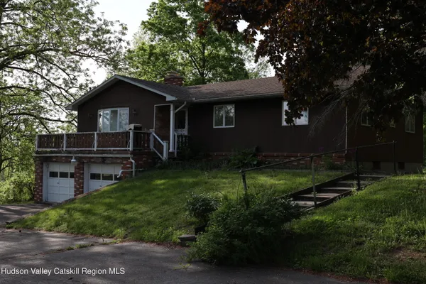 $425,000 | 5 Enax Road, Freehold, NY 12431