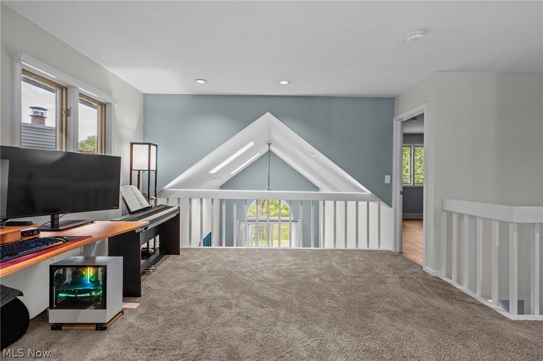 73 Lethbridge Lane Akron, OH 44321 - Photo 25 of 44 Loft showcases the architectural features!