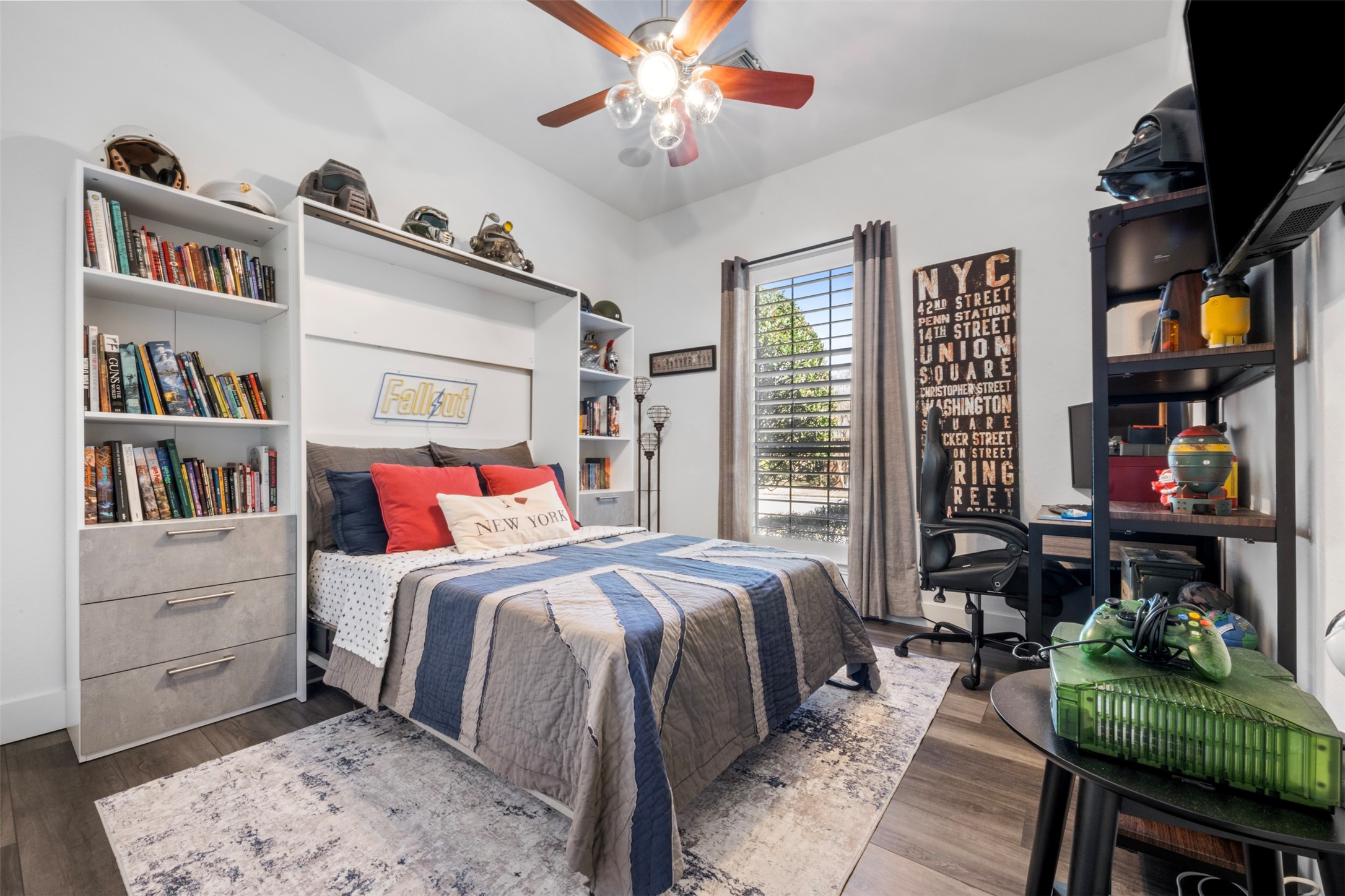 19527 Remington Manor Street Spring, TX 77379 - Photo 29 of 50 Who doesn't love a Murphy Bed?