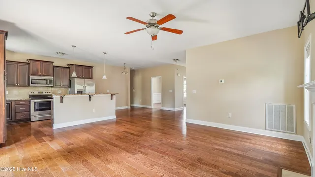 $2,300 | 110 Queens Cove Way, Carthage, NC 28327