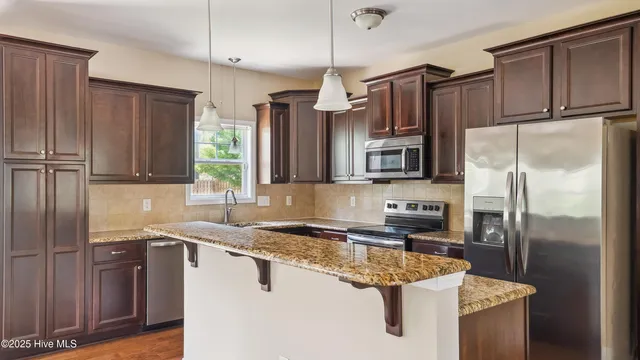 $2,300 | 110 Queens Cove Way, Carthage, NC 28327