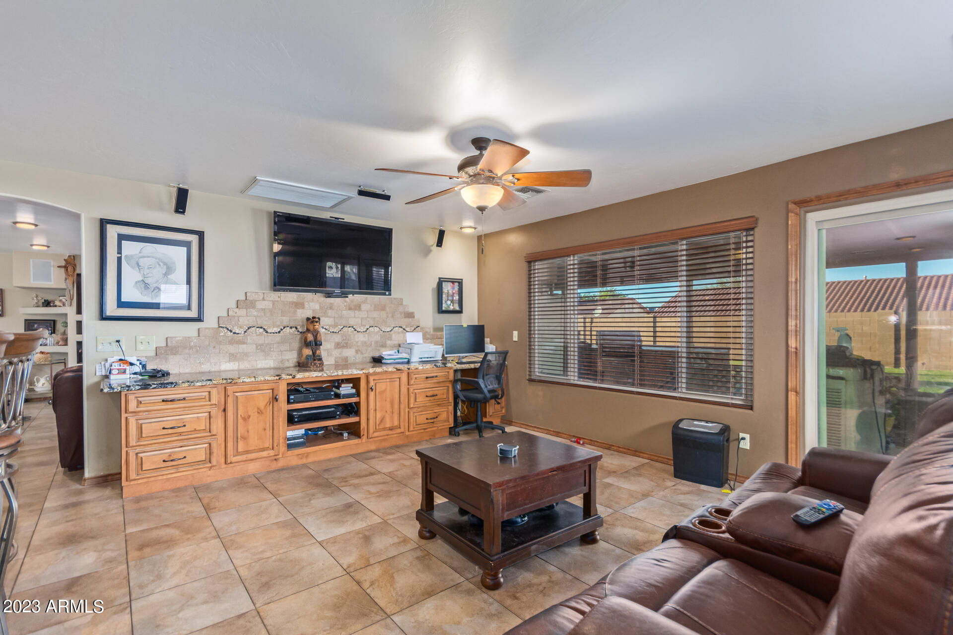 1814 East Vineyard Road Phoenix, AZ 85042 - Photo 14 of 76 0014-14-Vineyard