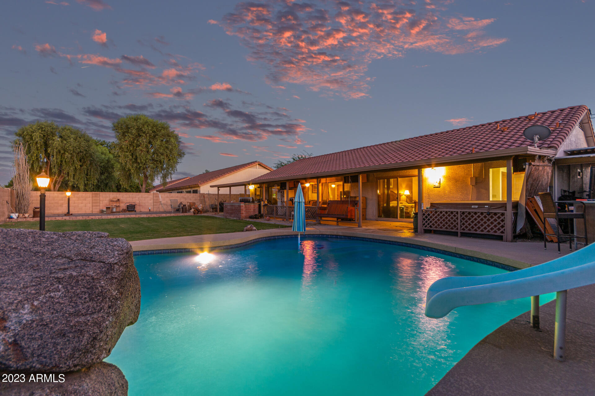 1814 East Vineyard Road Phoenix, AZ 85042 - Photo 39 of 76 0040-40-Vineyard