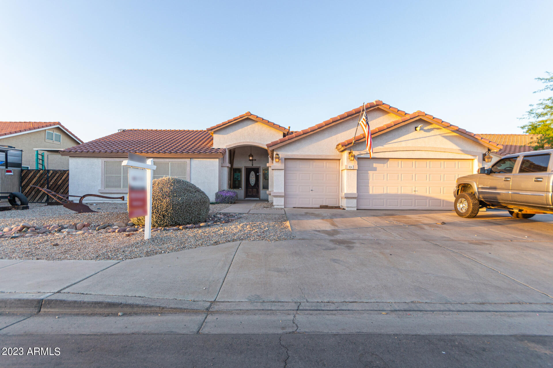 1814 East Vineyard Road Phoenix, AZ 85042 - Photo 4 of 76 0004-04-Vineyard