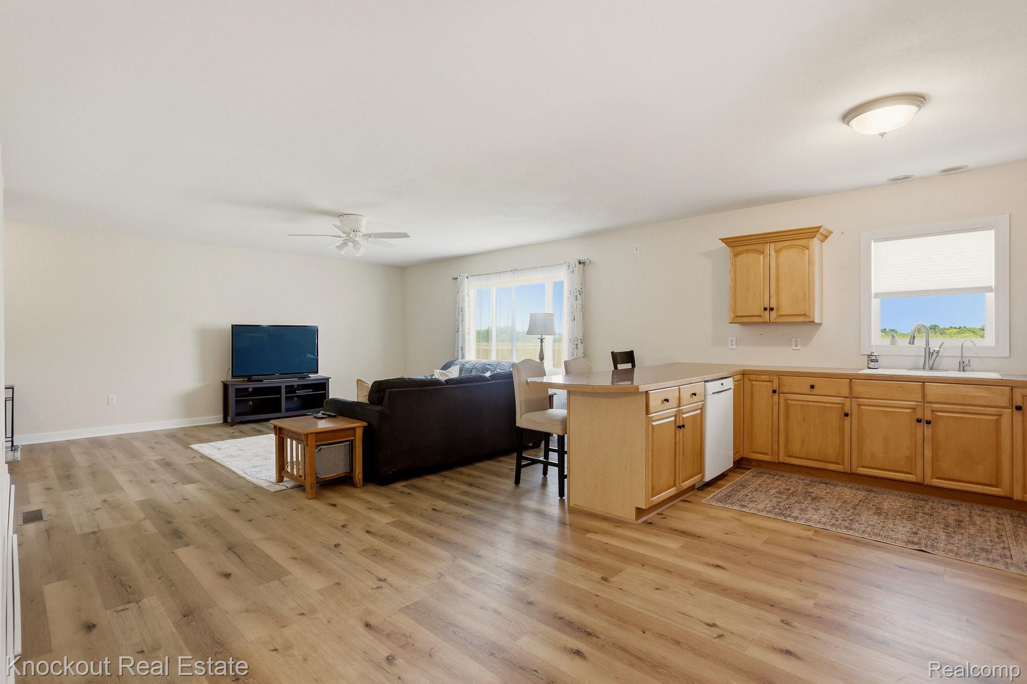 9941 Lange Road Birch Run, MI 48415 - Photo 15 of 42 16-web-or-mls-9941 Lange Rd Birch Run -16.jpg