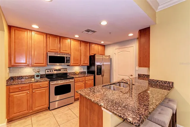 $2,200 | 808 3rd Avenue West, Unit 605, Bradenton, FL 34205