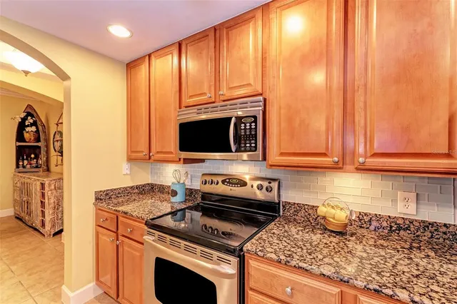 $2,200 | 808 3rd Avenue West, Unit 605, Bradenton, FL 34205