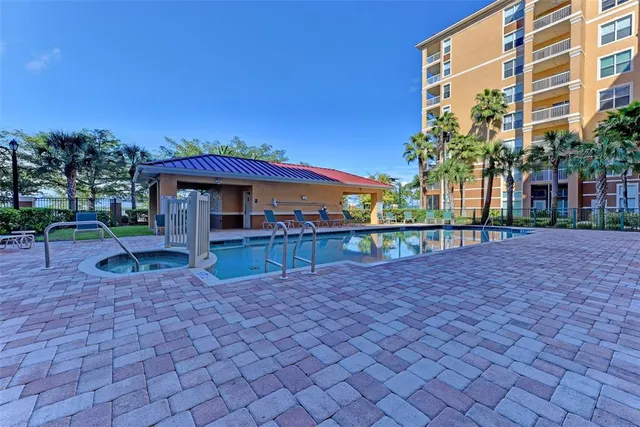 $2,200 | 808 3rd Avenue West, Unit 605, Bradenton, FL 34205
