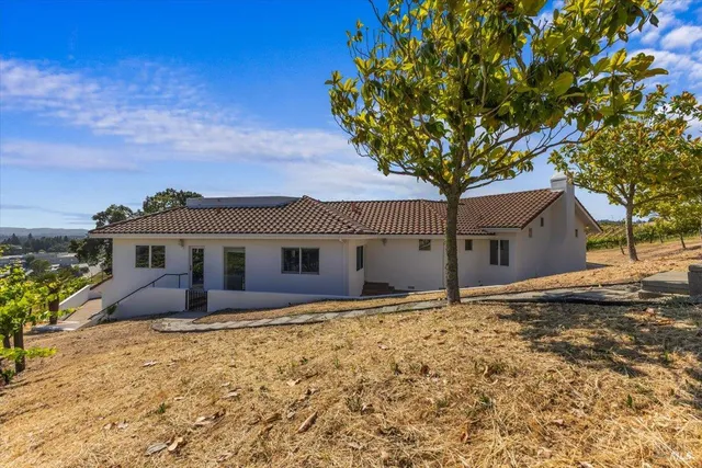 $3,750,000 | 4076-4080 Old Redwood Highway, Santa Rosa, CA 95403