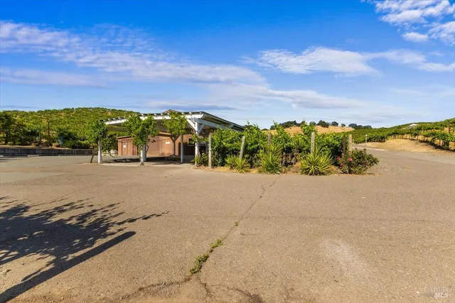 $3,750,000 | 4076-4080 Old Redwood Highway, Santa Rosa, CA 95403